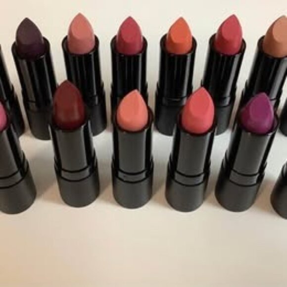 Zuliana Beauty 15 Shades of Lipsticks- Bundle of 15pcs - Picture 2 of 4